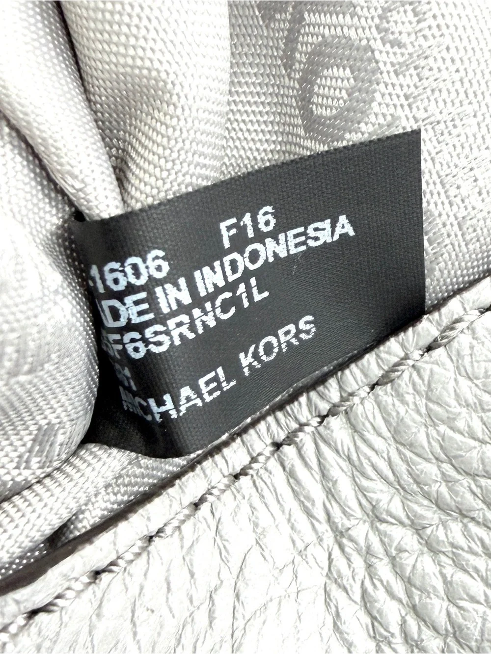 Michael Kors Gray Leather Mini Fold Over Crossbody Bag Chain Strap Charm 1606